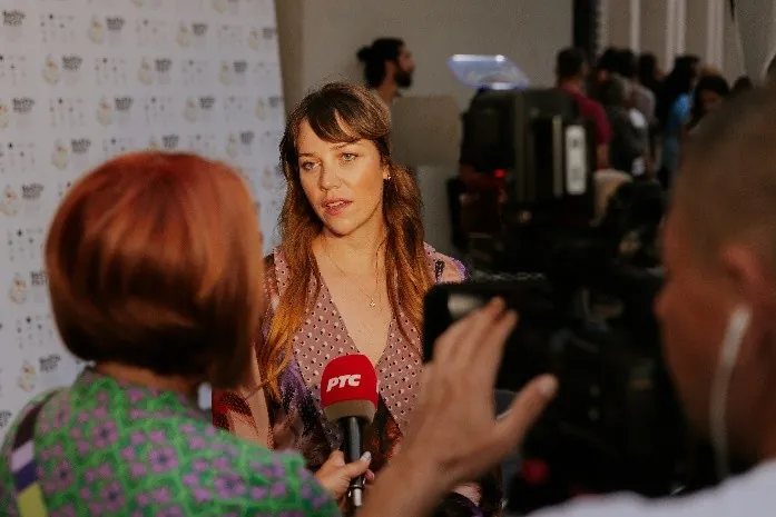 Intervista televisiva durante il festival in Serbia