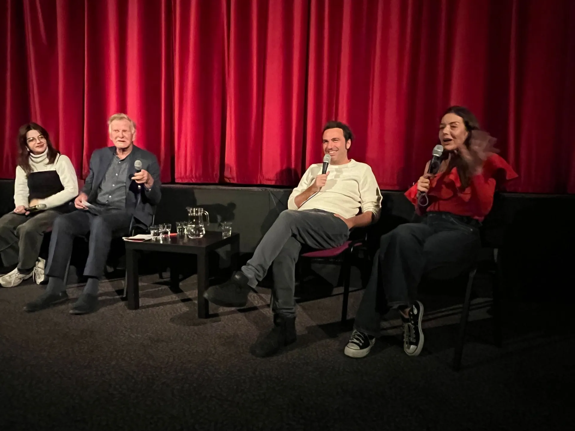 Panel di discussione con ospiti internazionali