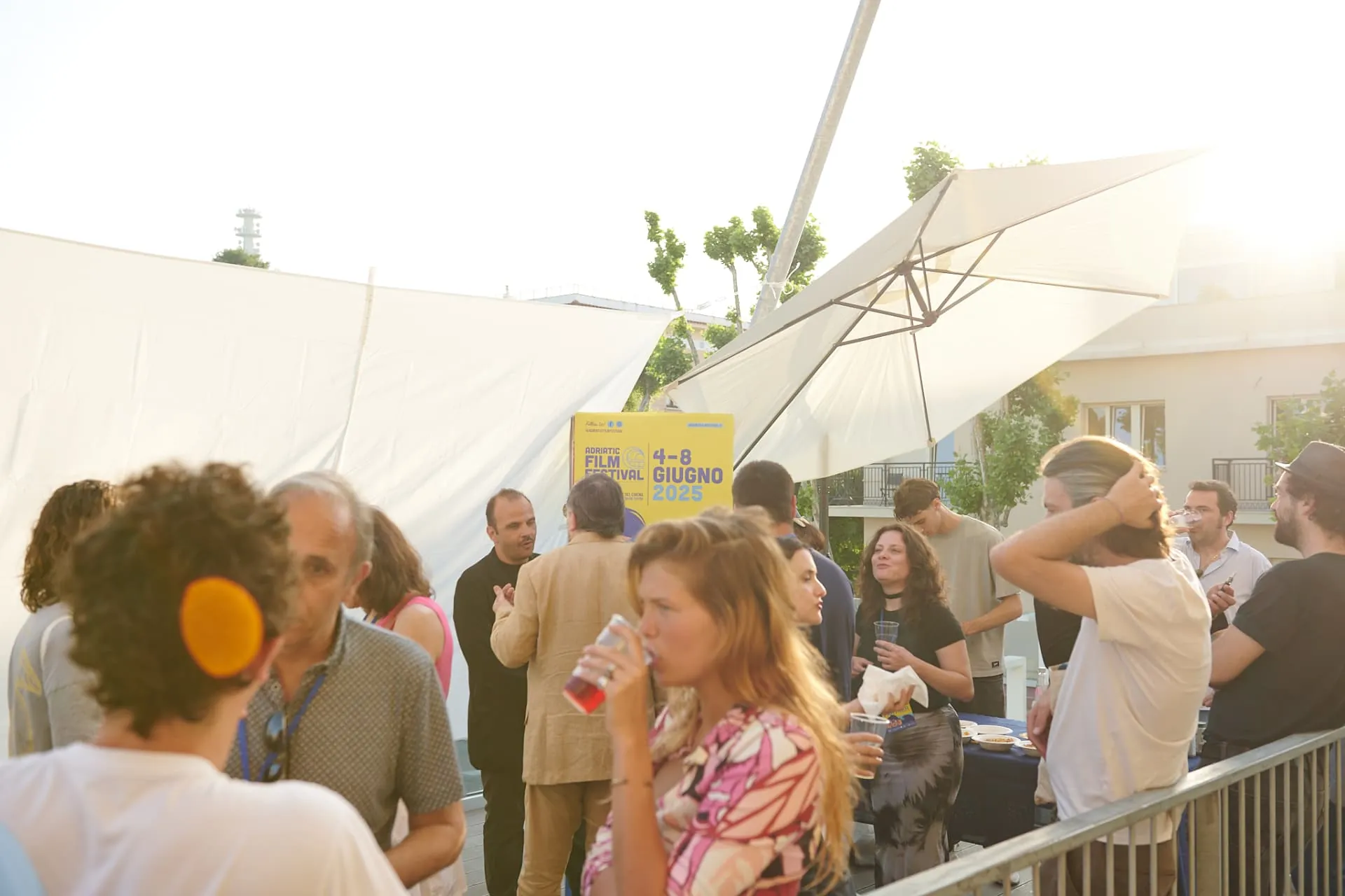 Terrazza del festival al tramonto